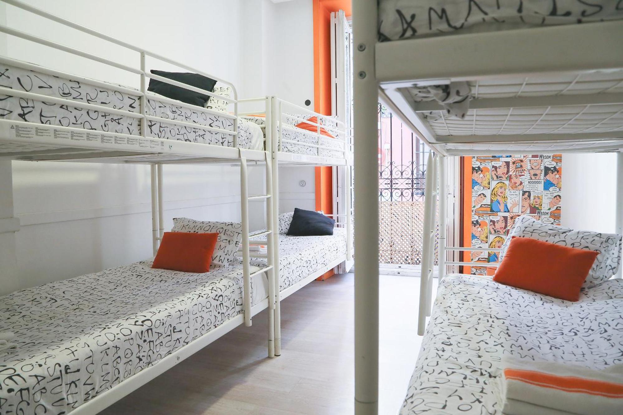 Single Bed 8-Bed Mixed Dormitory Room,773524138:JPEG