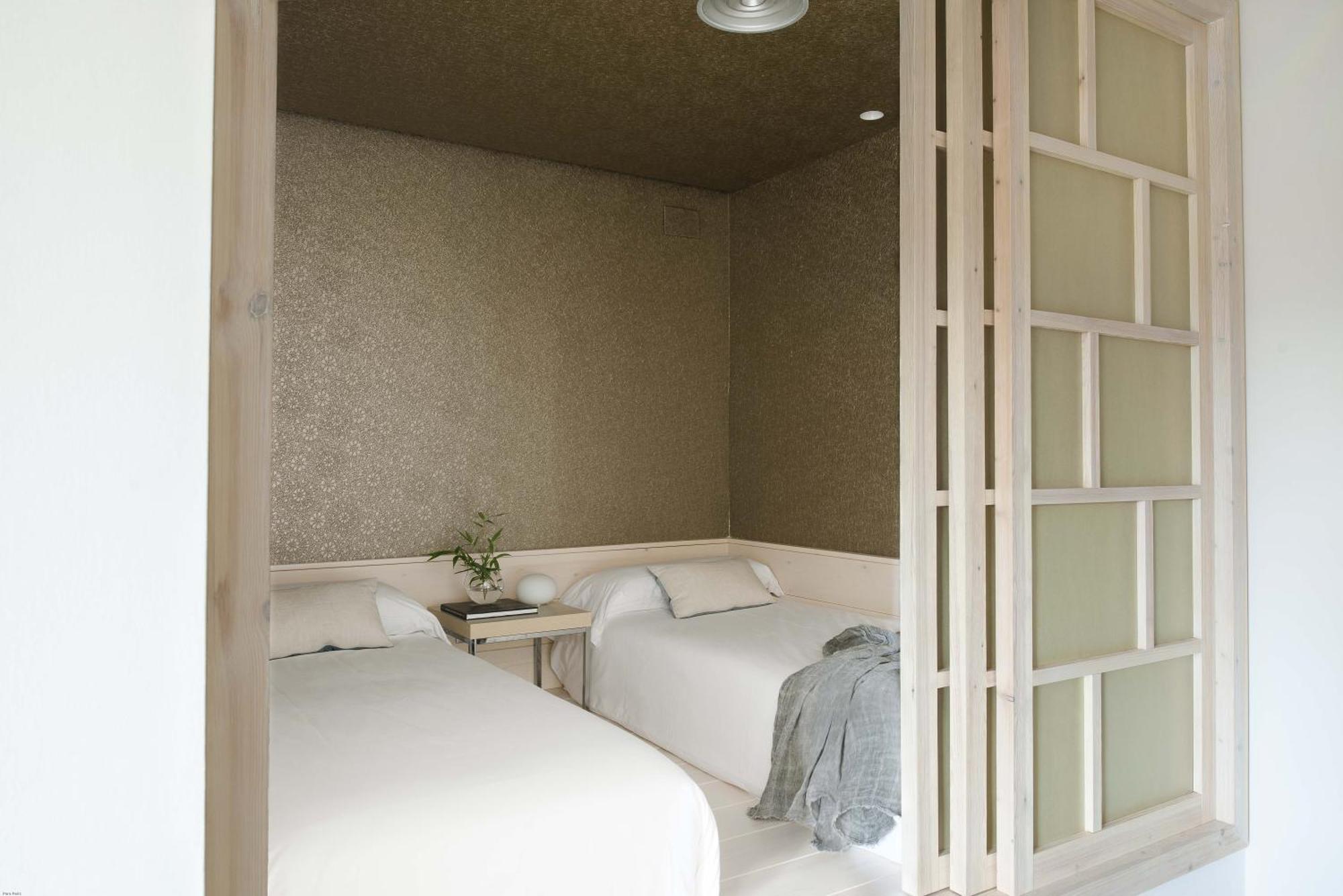 Two-Room Apartment,706566424:JPEG