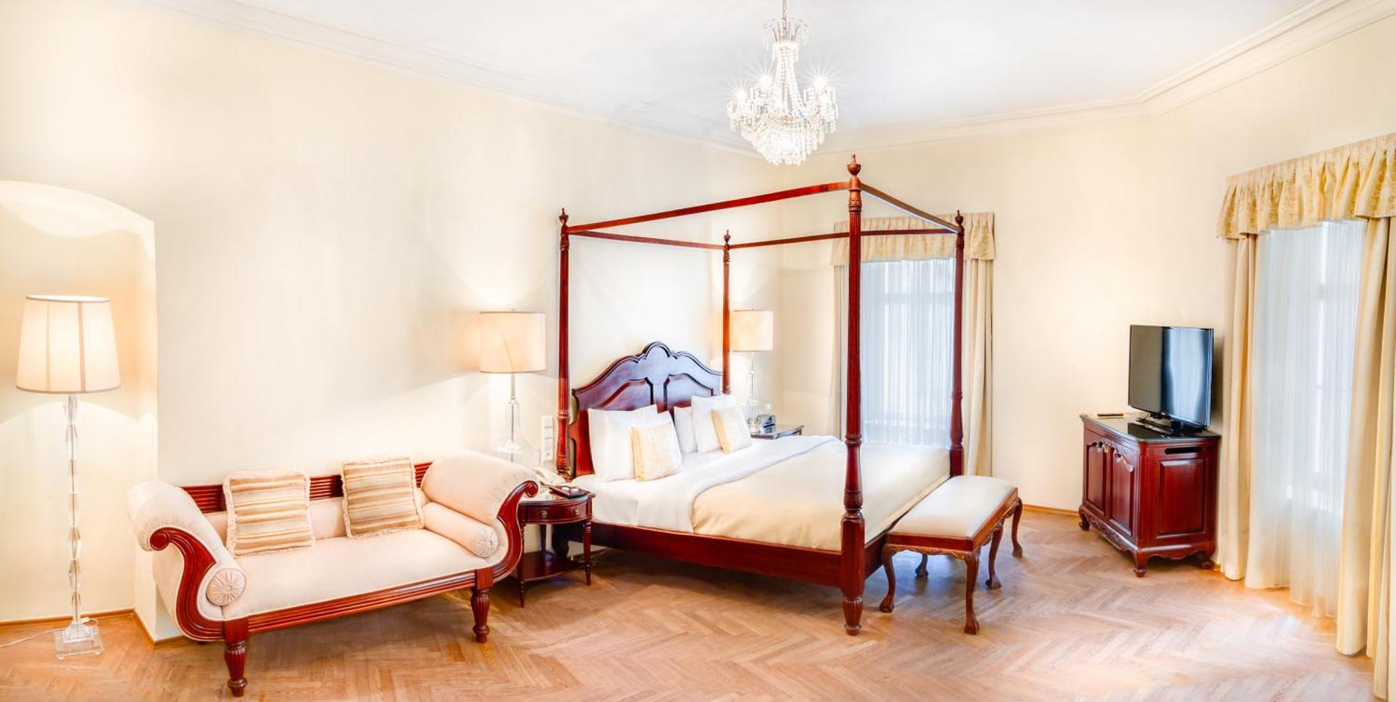 Junior Suite,706631632:JPEG