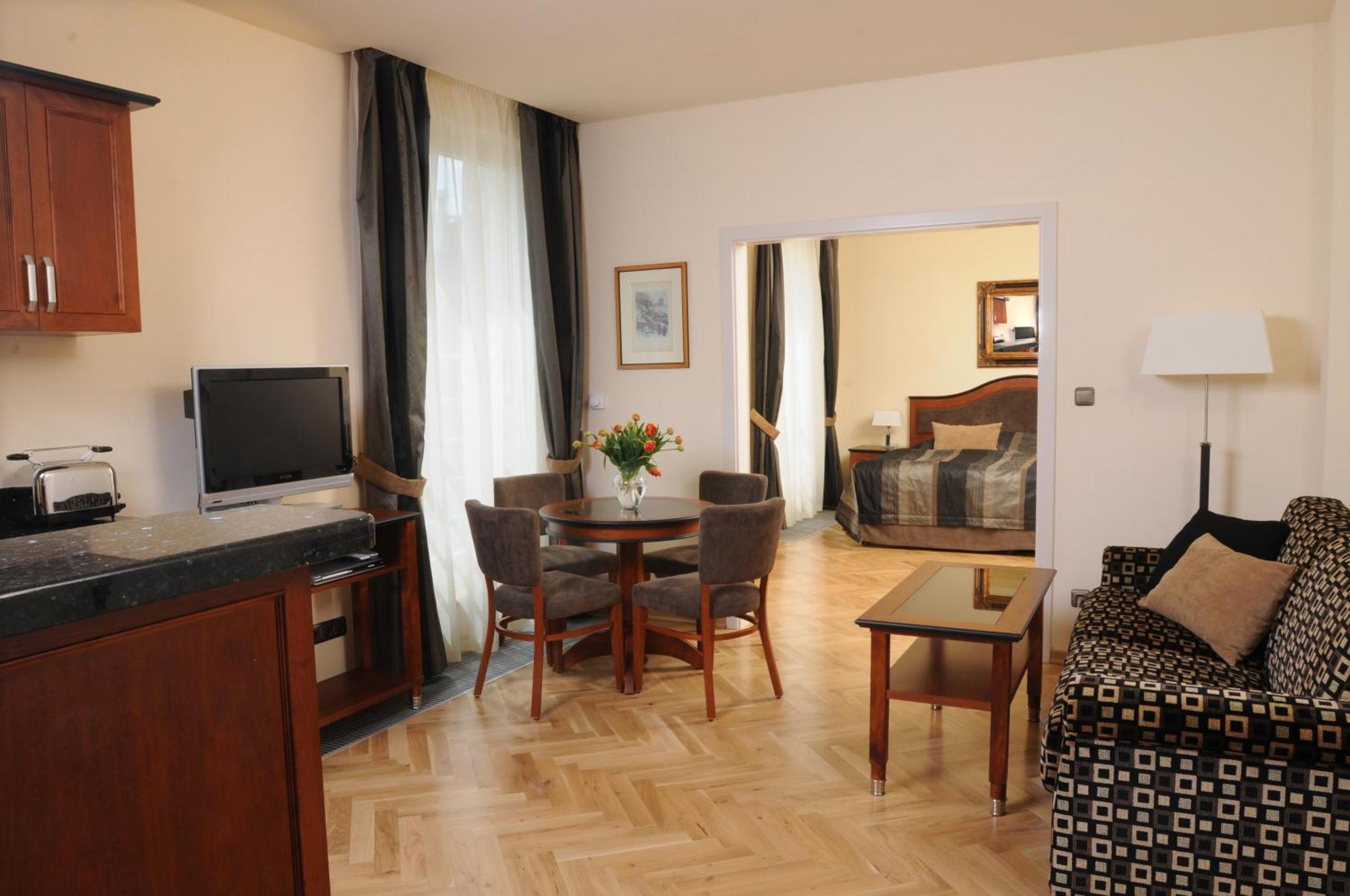 Luxury One-Bedroom Apartment,1274914639:JPEG