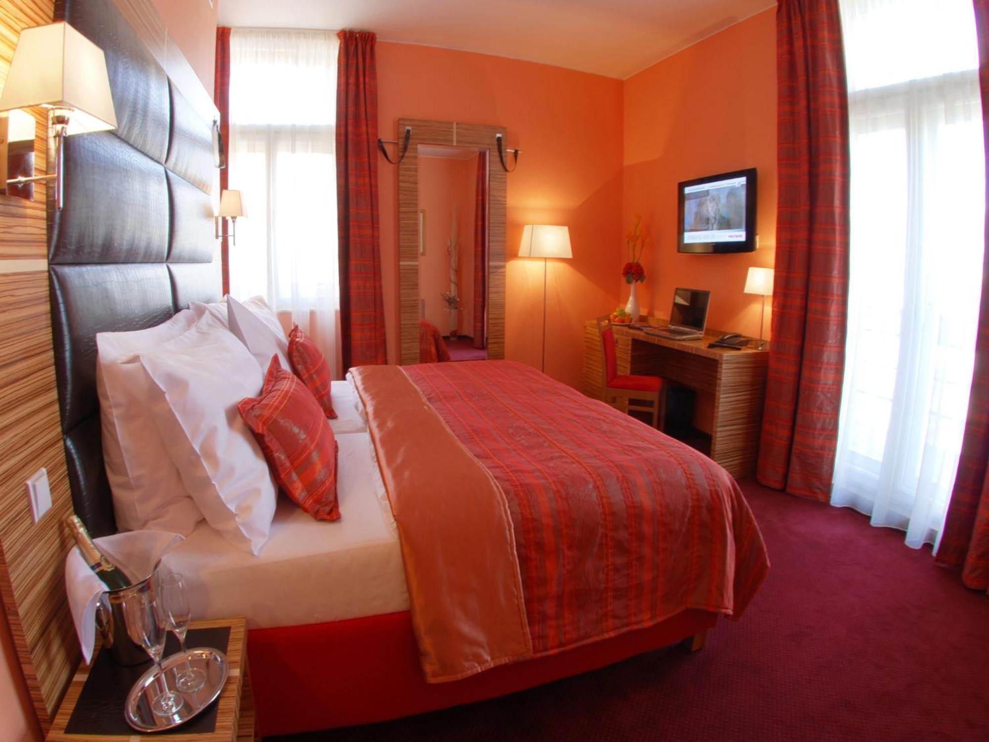 Quadruple Room,1087581223:JPEG