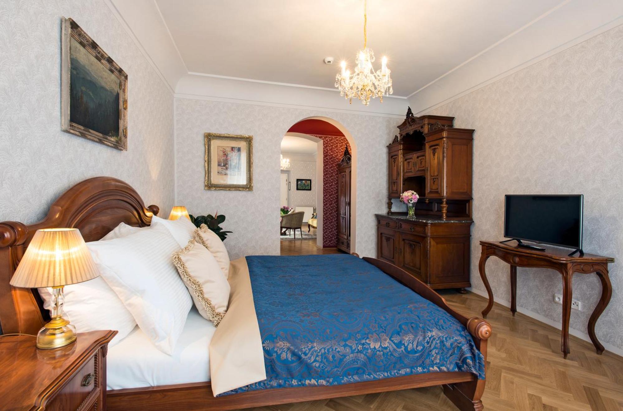 Junior Suite,401711961:JPEG