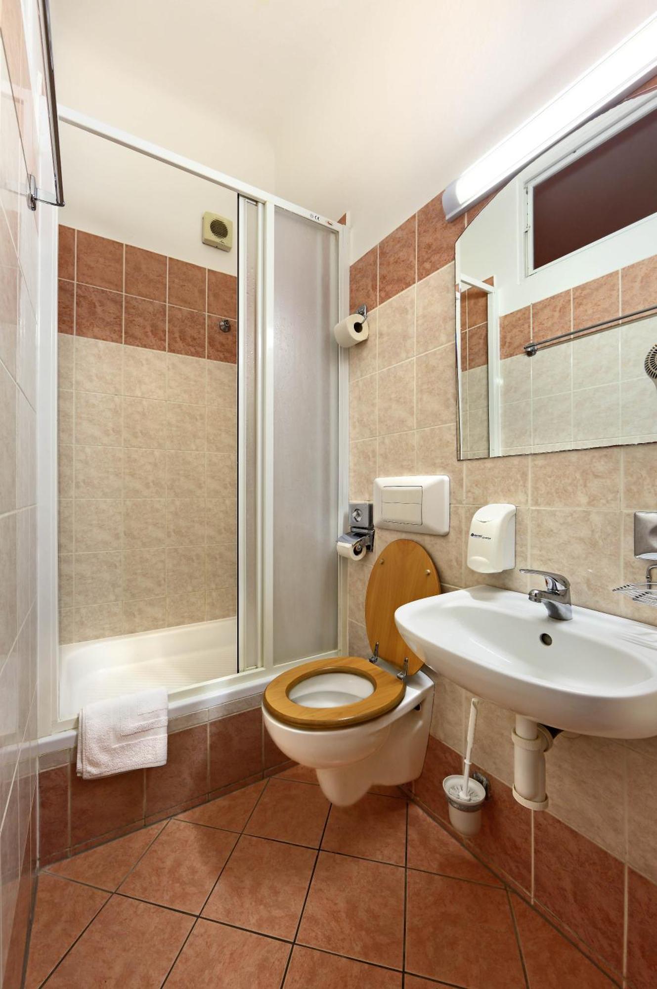 Two-Bedroom Apartment,1624313009:JPEG