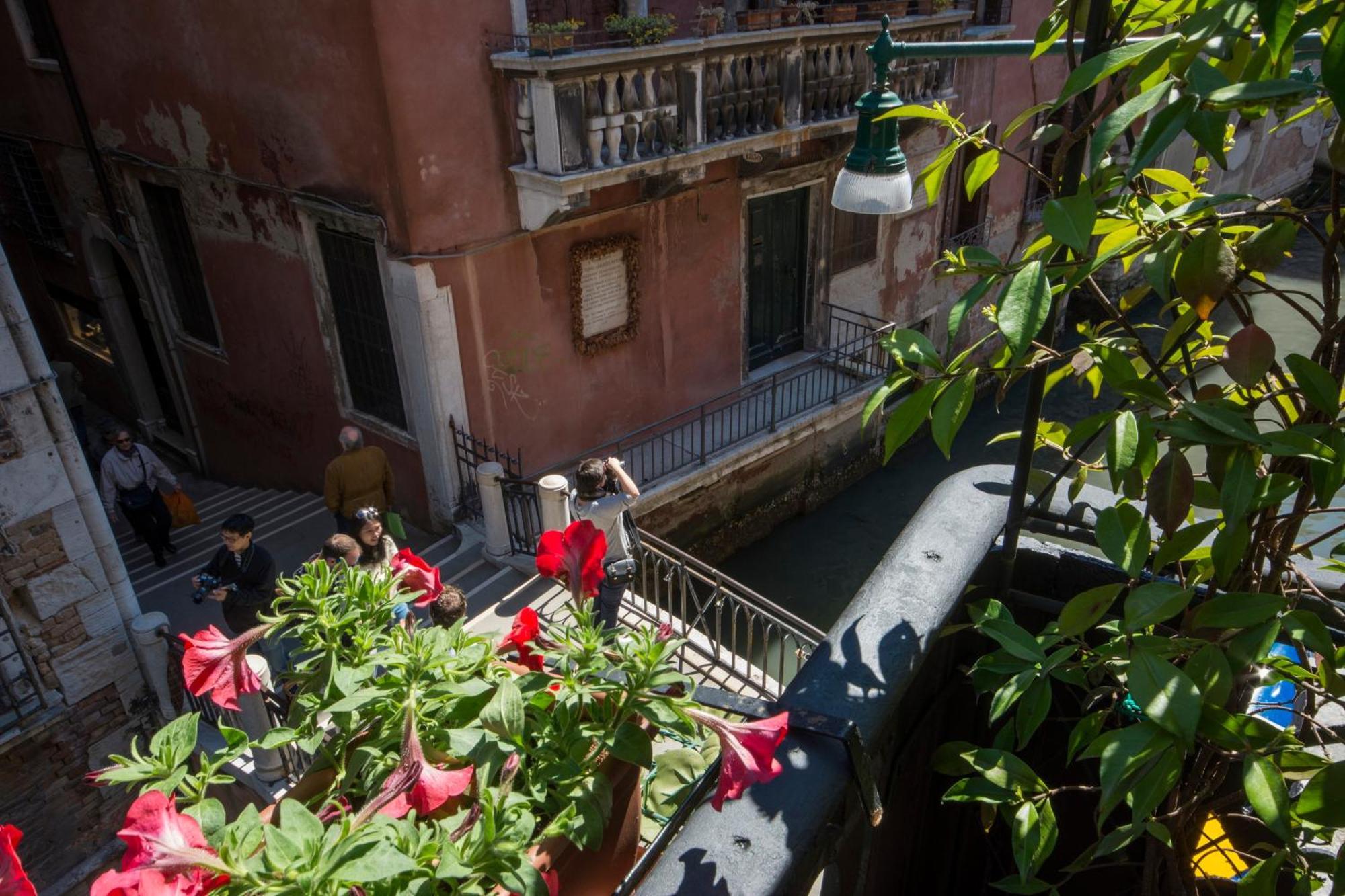 Classic Double with Balcony and Canal View,786033594:JPEG