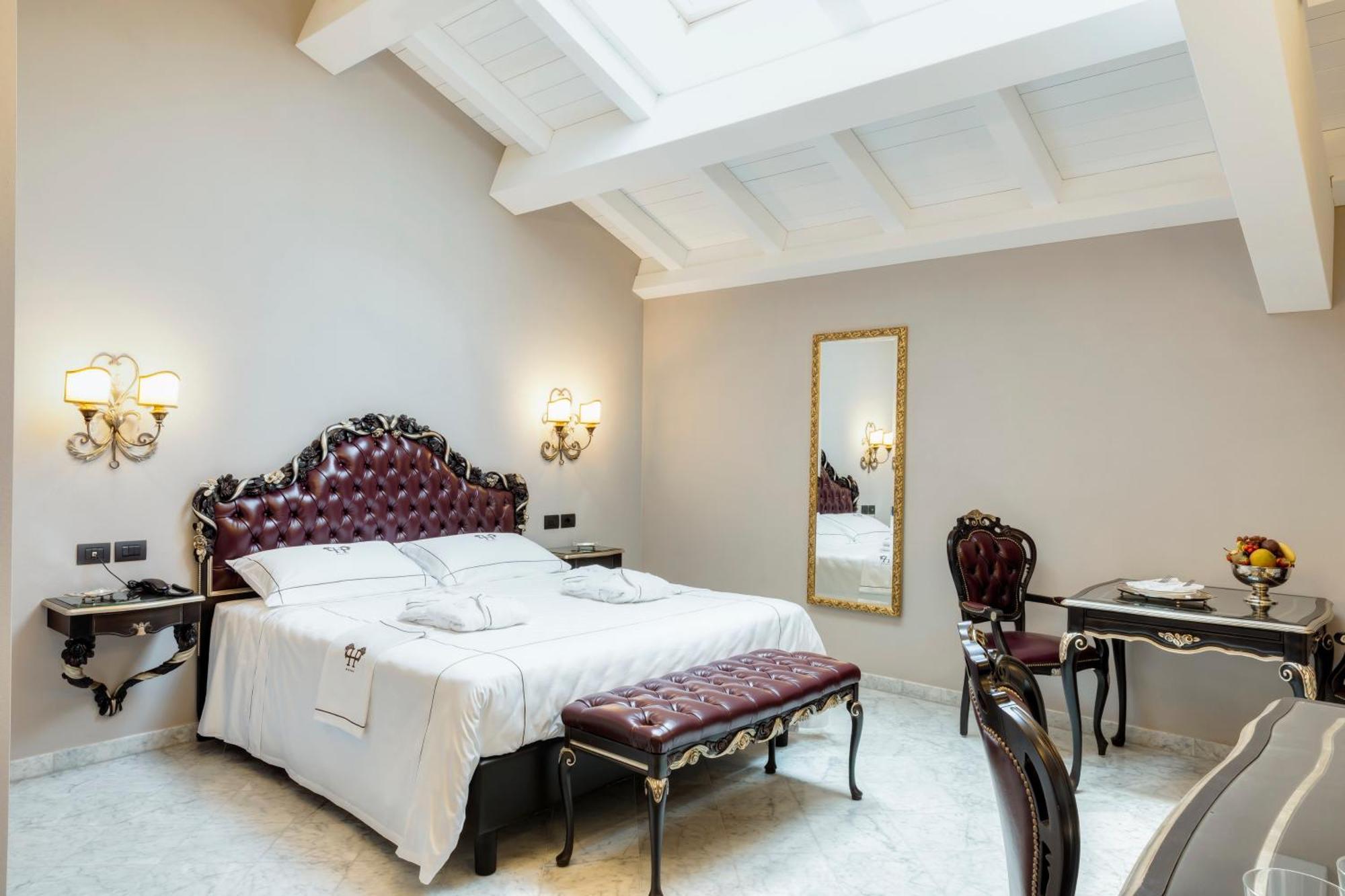 Deluxe Room,1571318207:JPEG