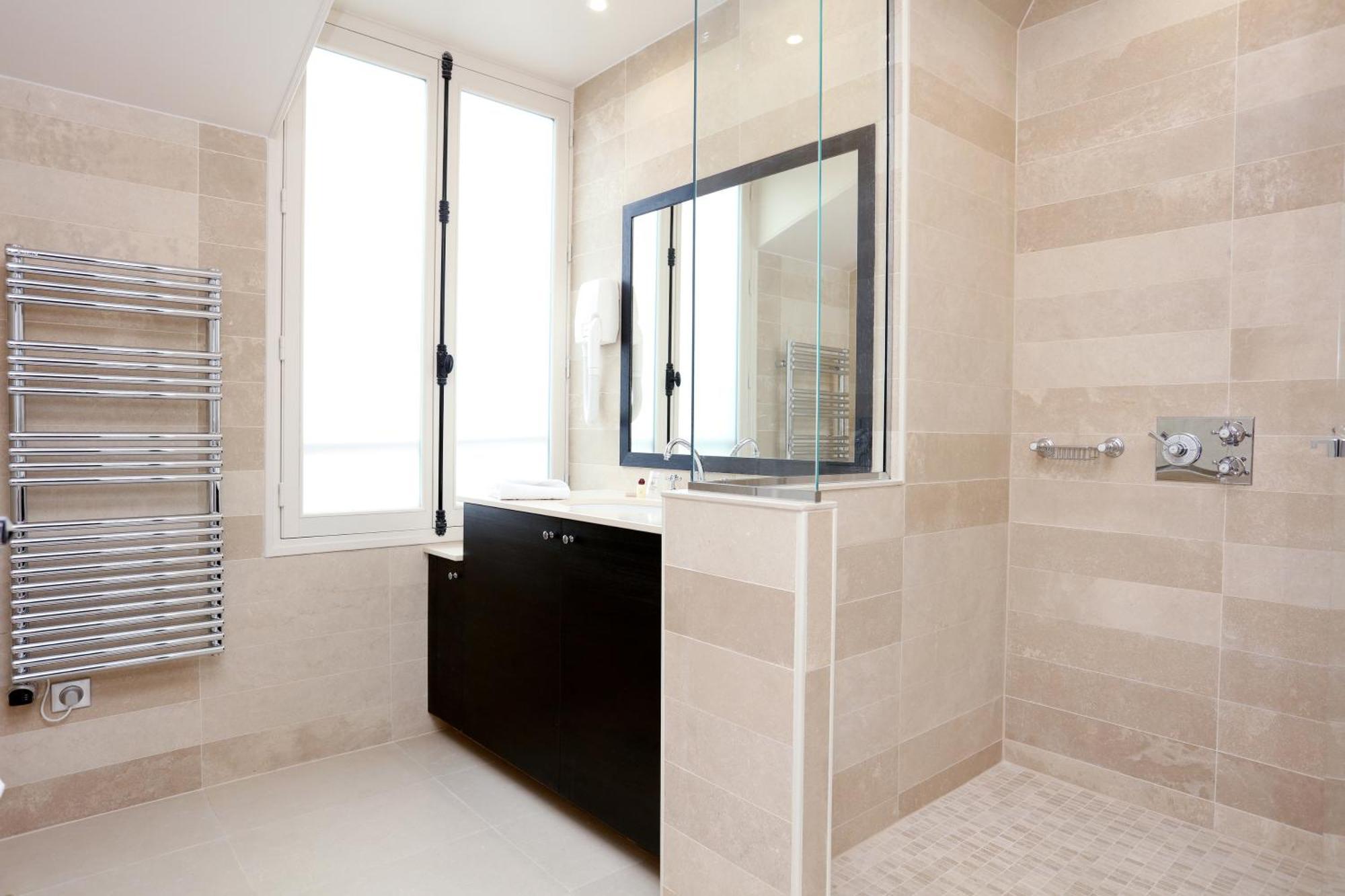 Deluxe Double or Twin Room Balcony Top Floor
