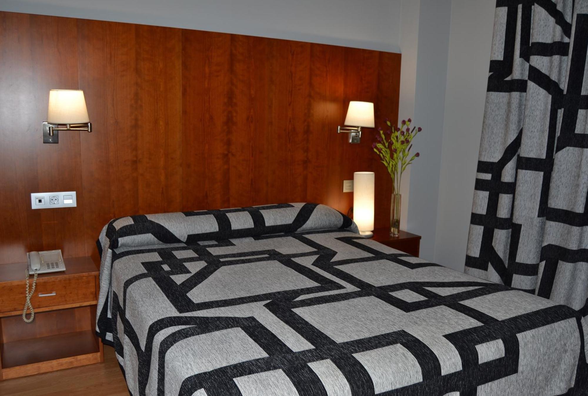 Standard Single Room,710267563:JPEG