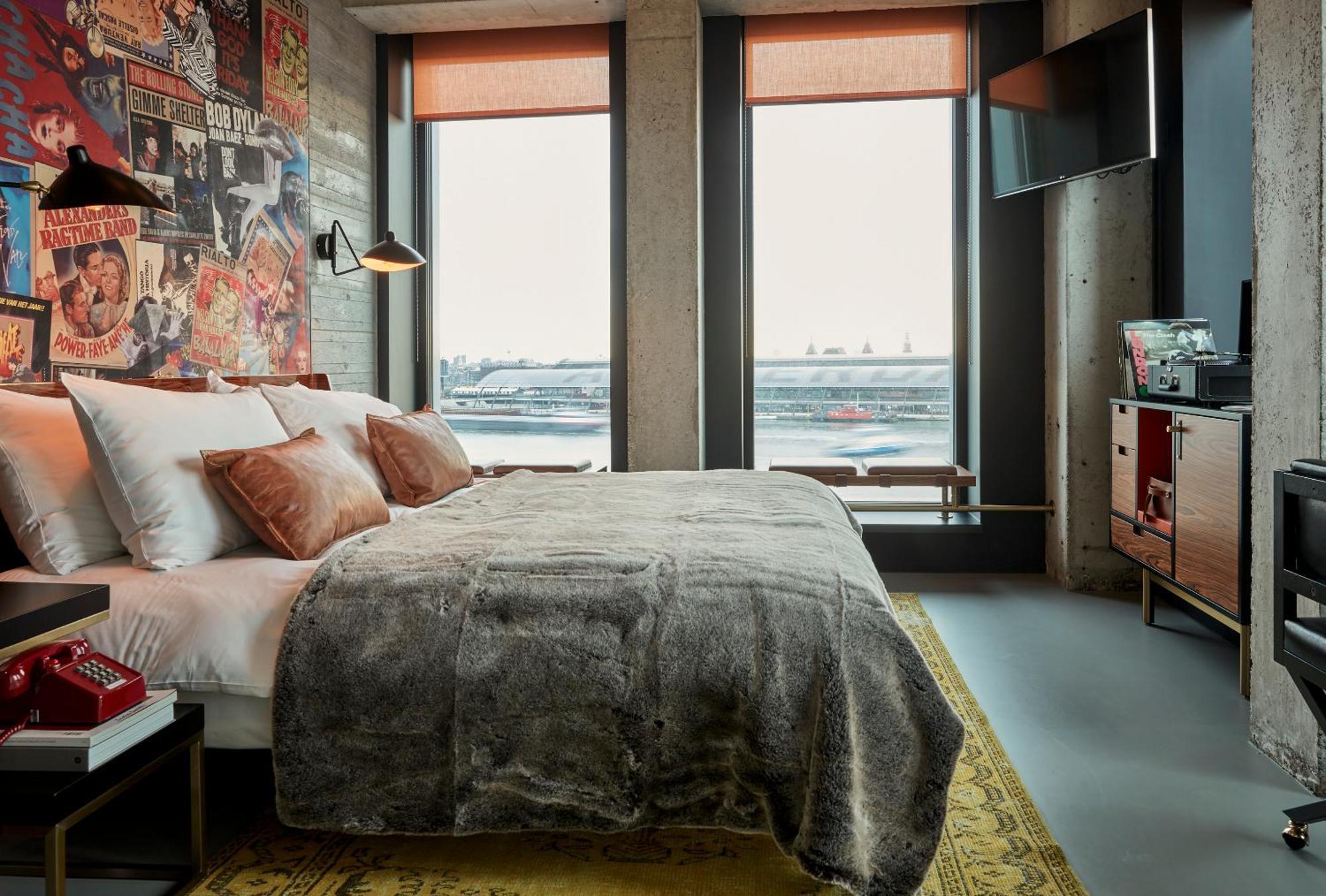 Quarto Deluxe de Canto com Vista da Cidade