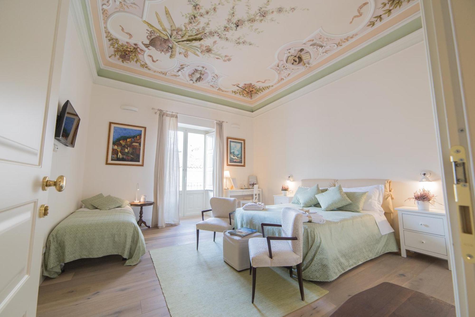 Luxury Triple Room,435897117:JPEG