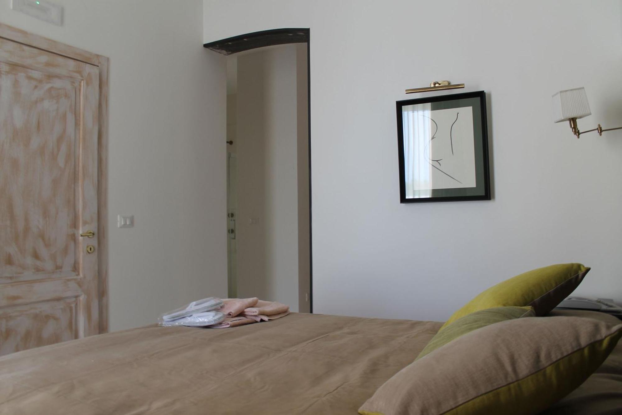 Double Room Extra Bed,855002357:JPEG