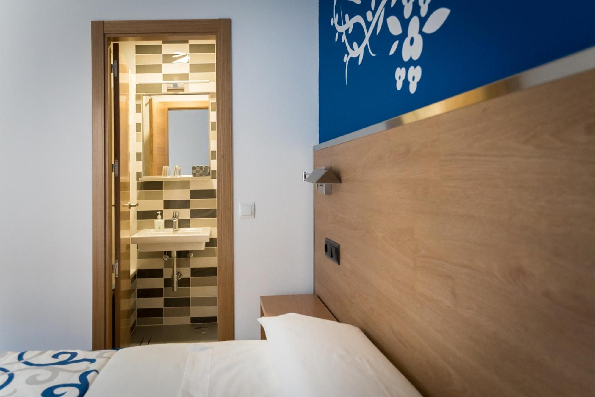 Double Room,712844791:JPEG
