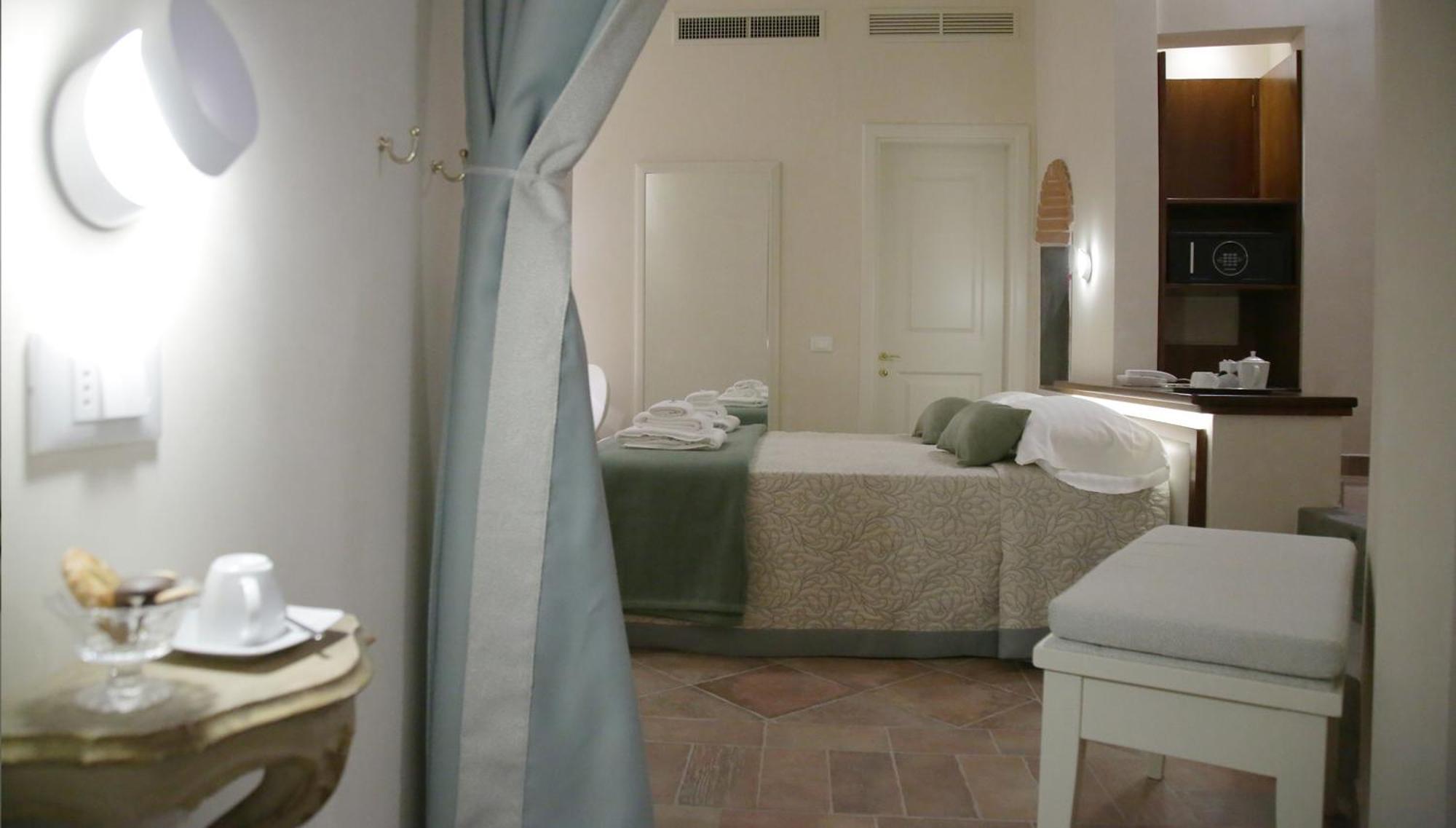 Standard Triple Room,713141092:JPEG