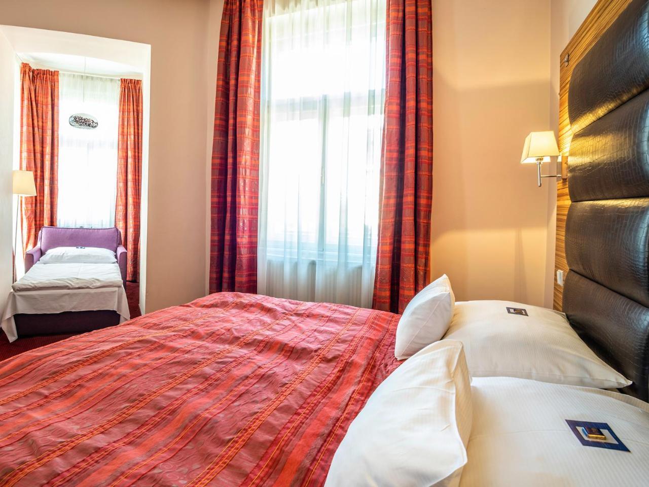 Double Room Extra Bed,718230043:JPEG