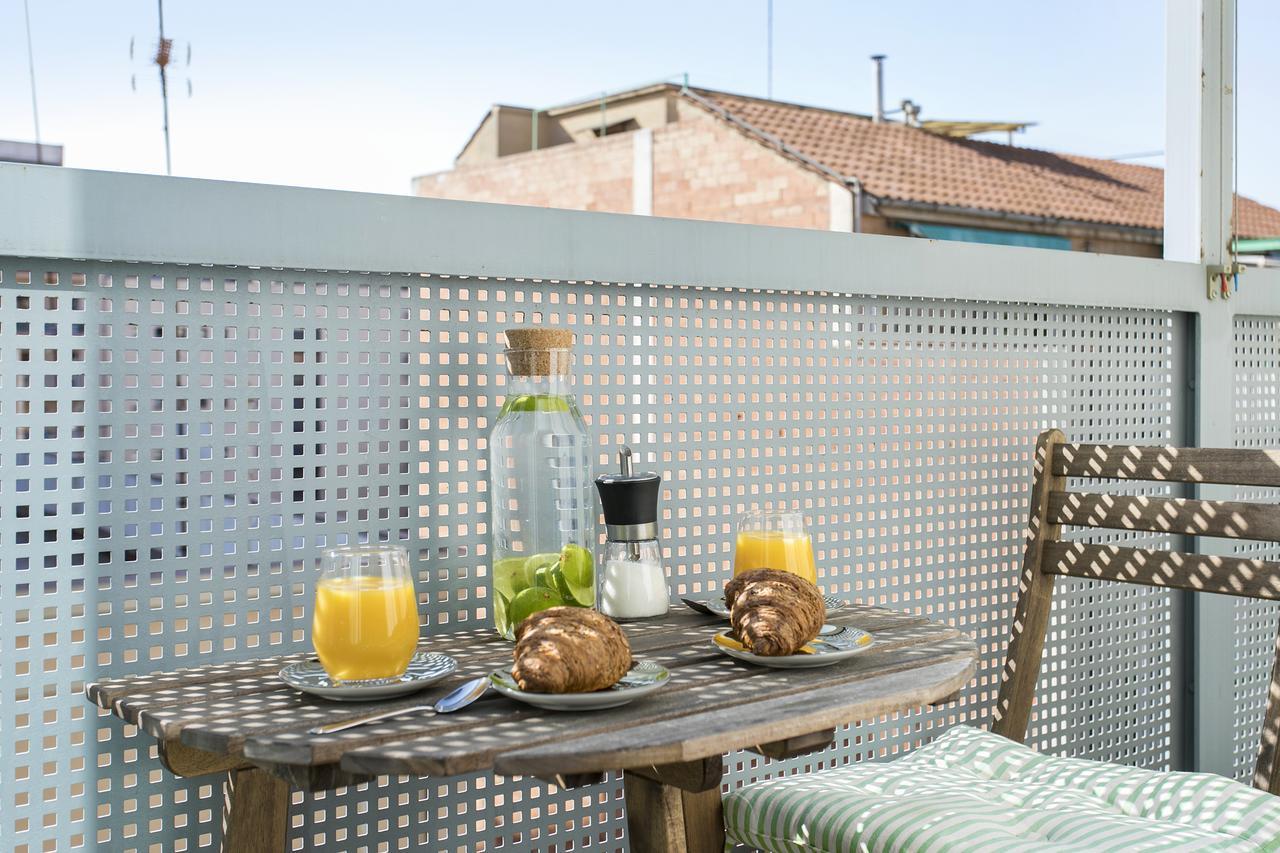 Two-Bedroom Apartment Balcony Penthouse,205738786:JPEG