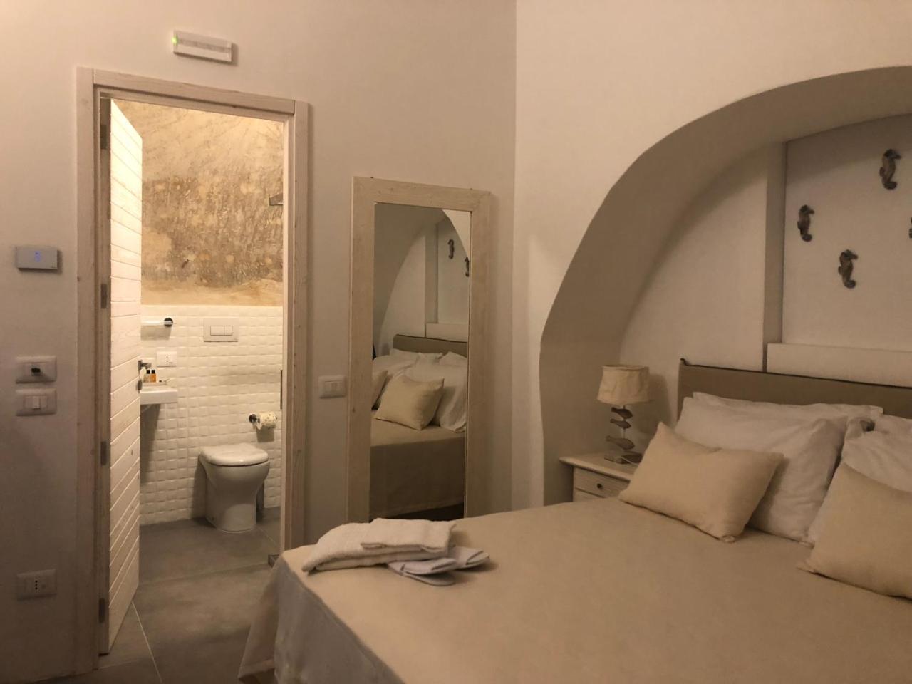 Double Room,718587889:JPEG