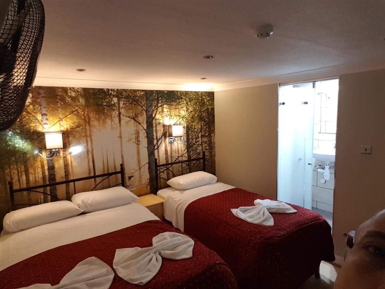 Triple Room Private Bathroom