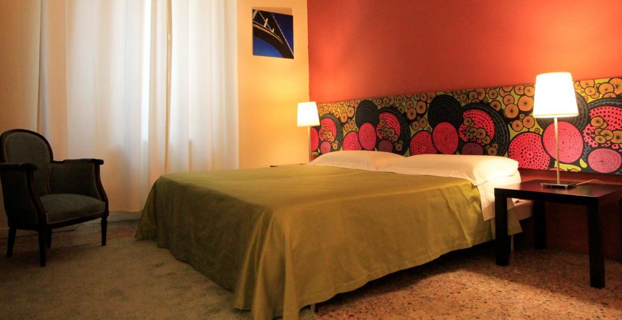 Standard Double or Twin Room,721456519:JPEG