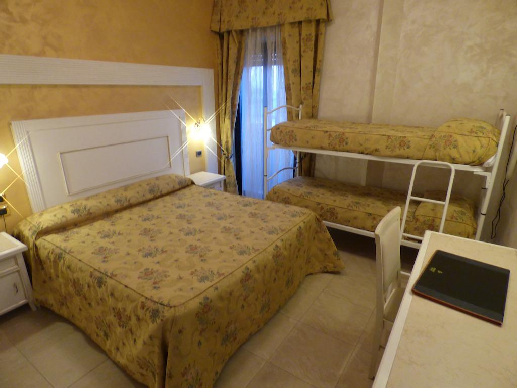 Quadruple Room Sea View,799634106:JPEG