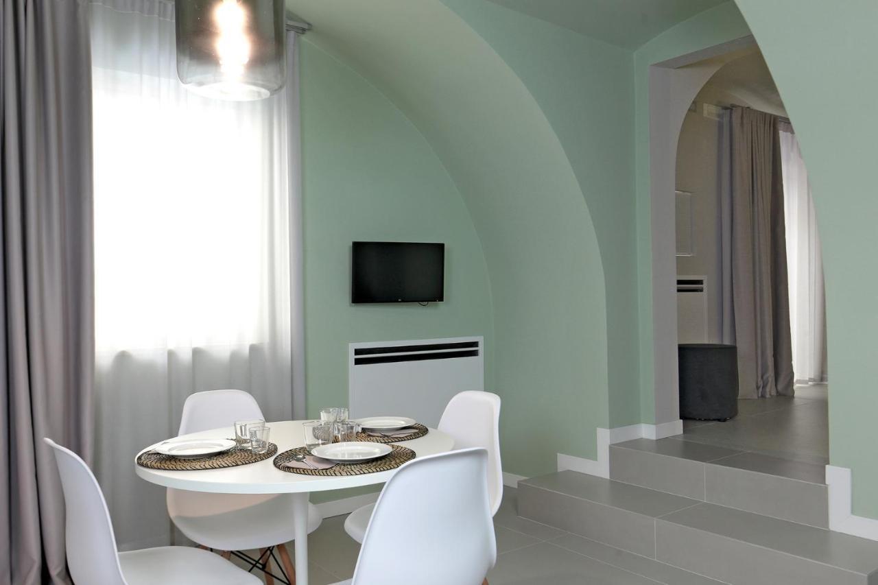 Family Room,723459625:JPEG