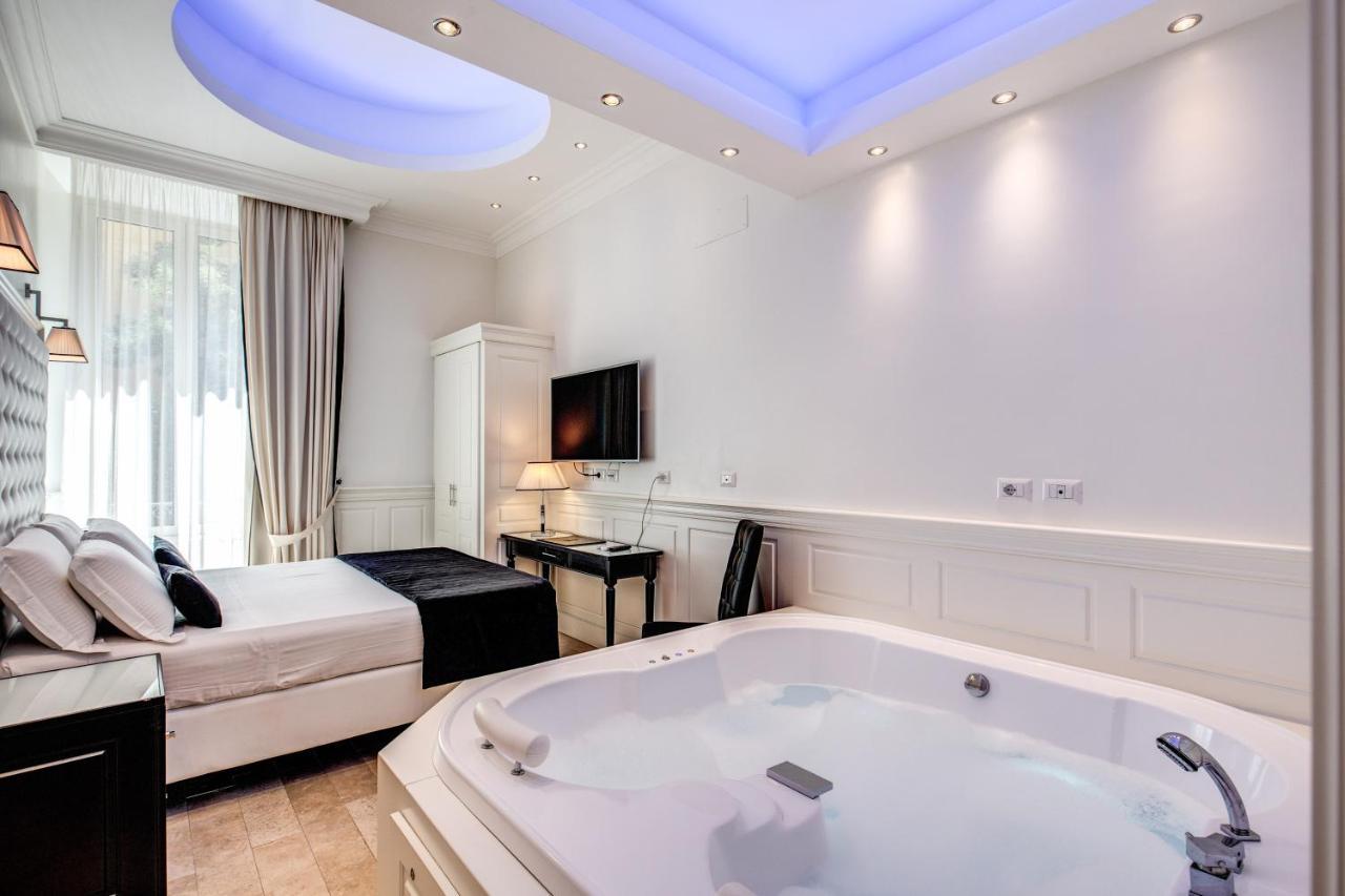 Double Room Spa Bath,536208351:JPEG