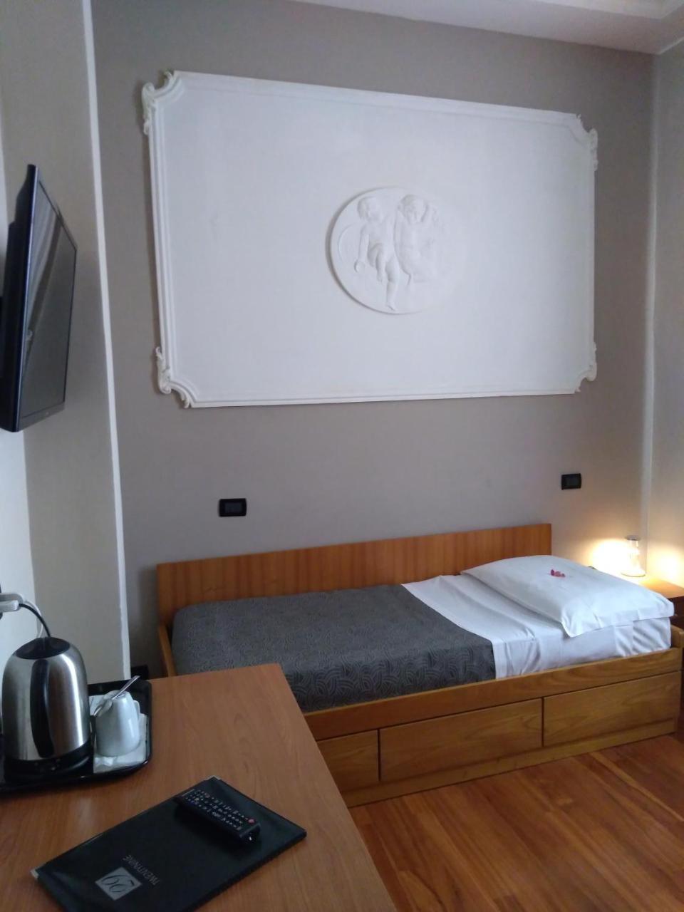 Single Room,724049929:JPEG