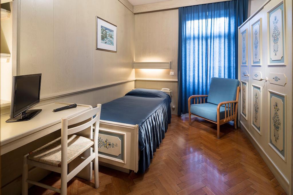 Single Room Balcony,1421154246:JPEG