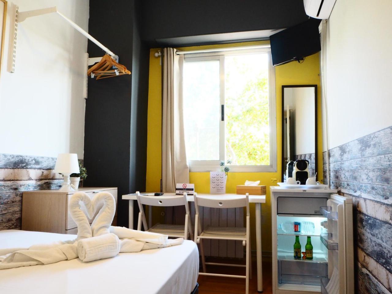 Small Double Room Private External Bathroom