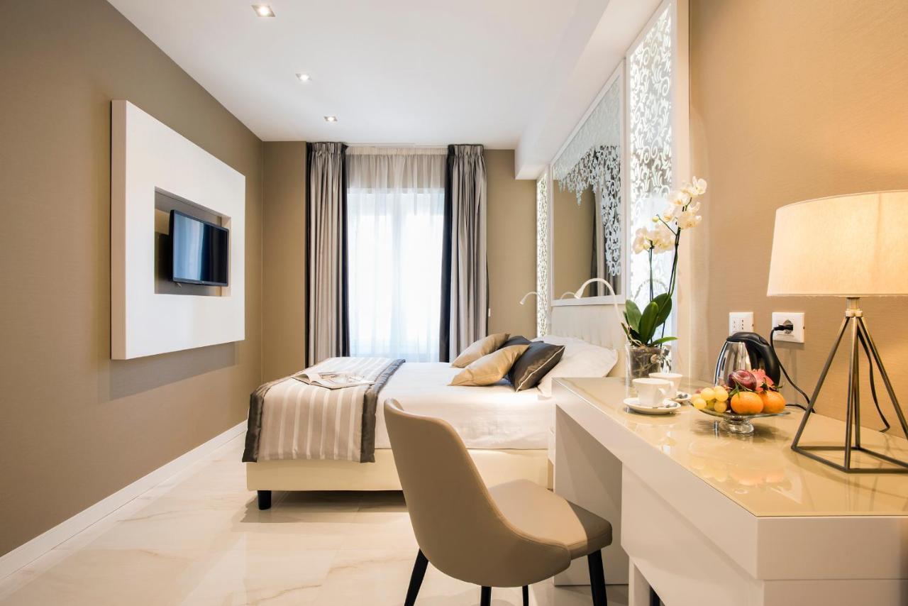 Double Room,729448654:JPEG
