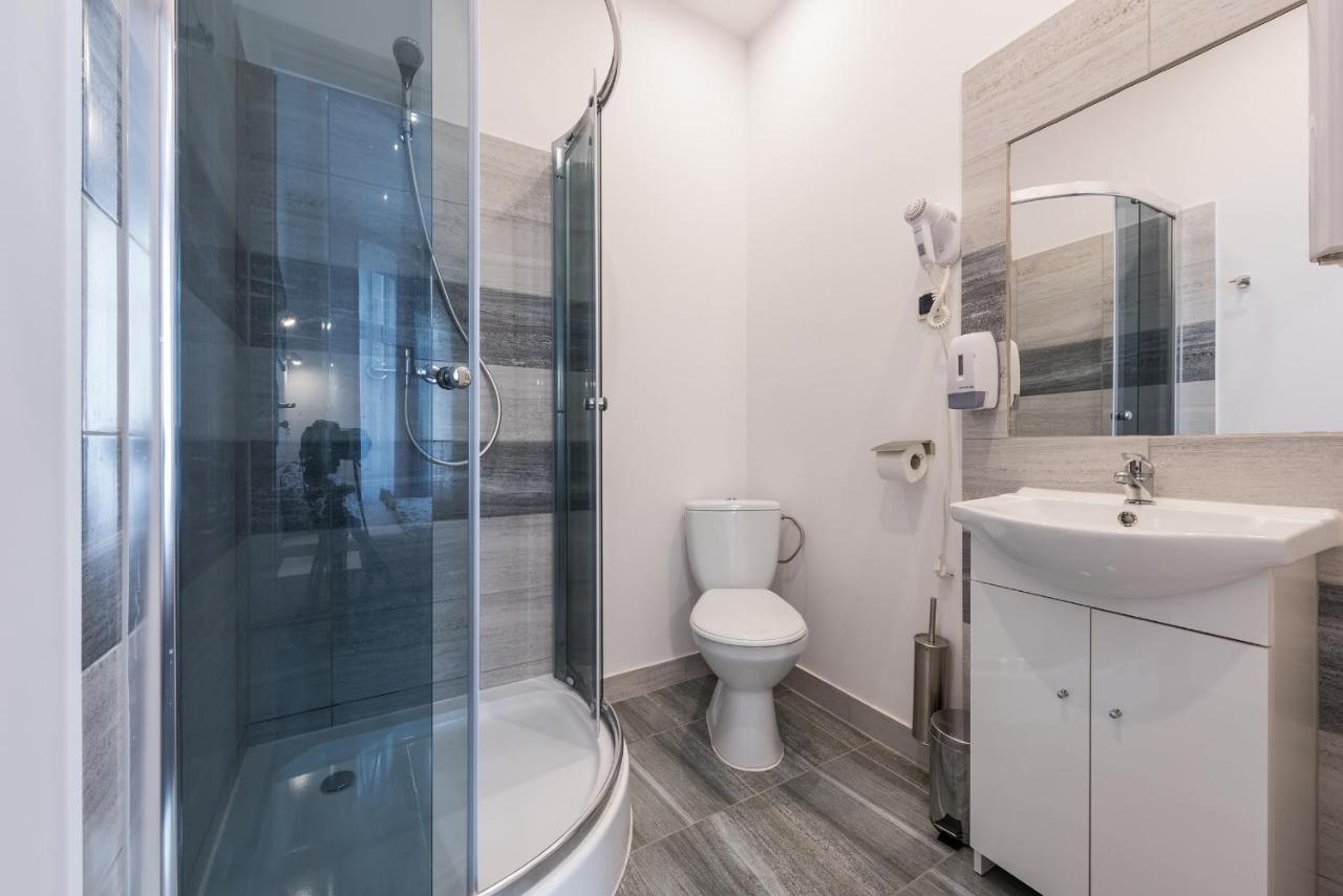 Comfort Triple Room Shower,761500171:JPEG