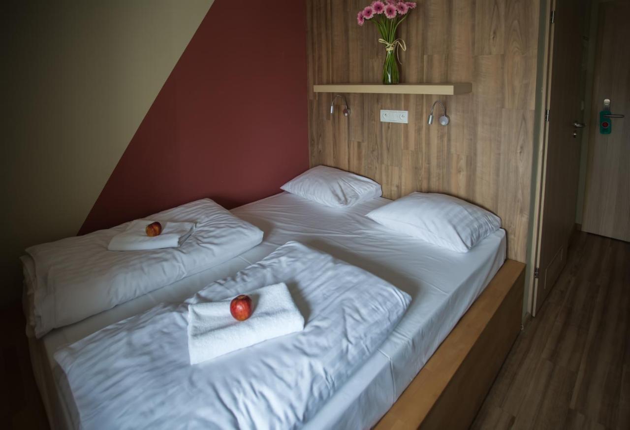 Double Room Ensuite,714335653:JPEG