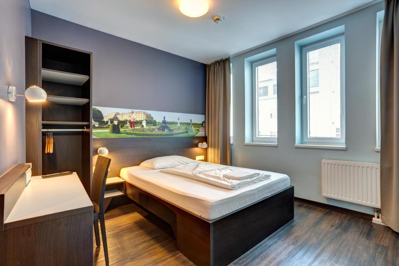 Single Room,742906015:JPEG