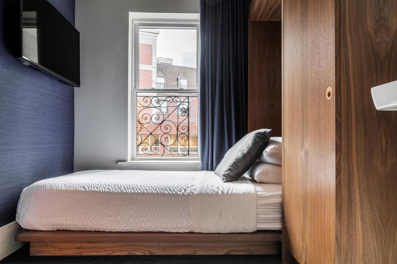 Habitación con cama doble