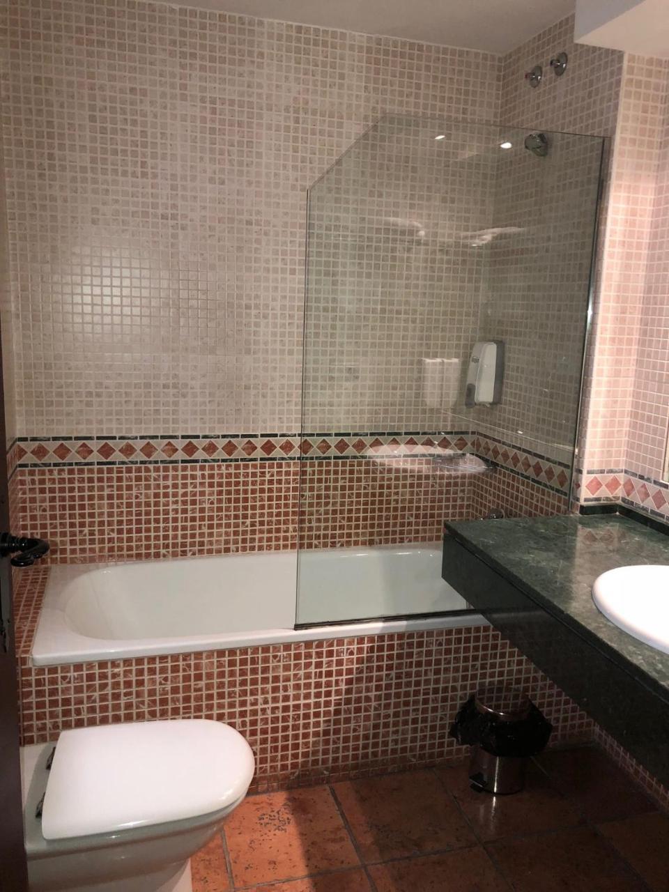 Double or Twin Room,744753268:JPEG