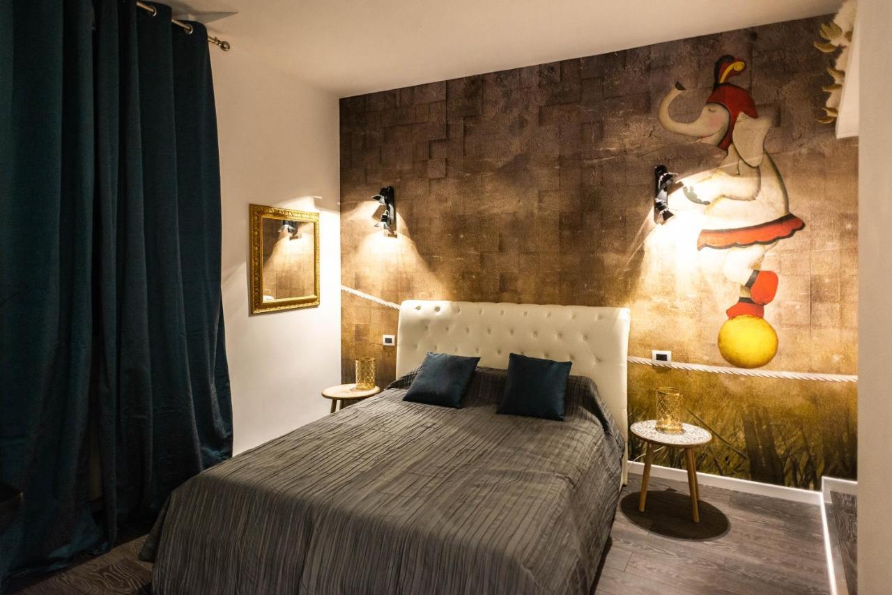 Deluxe Room,744768973:JPEG