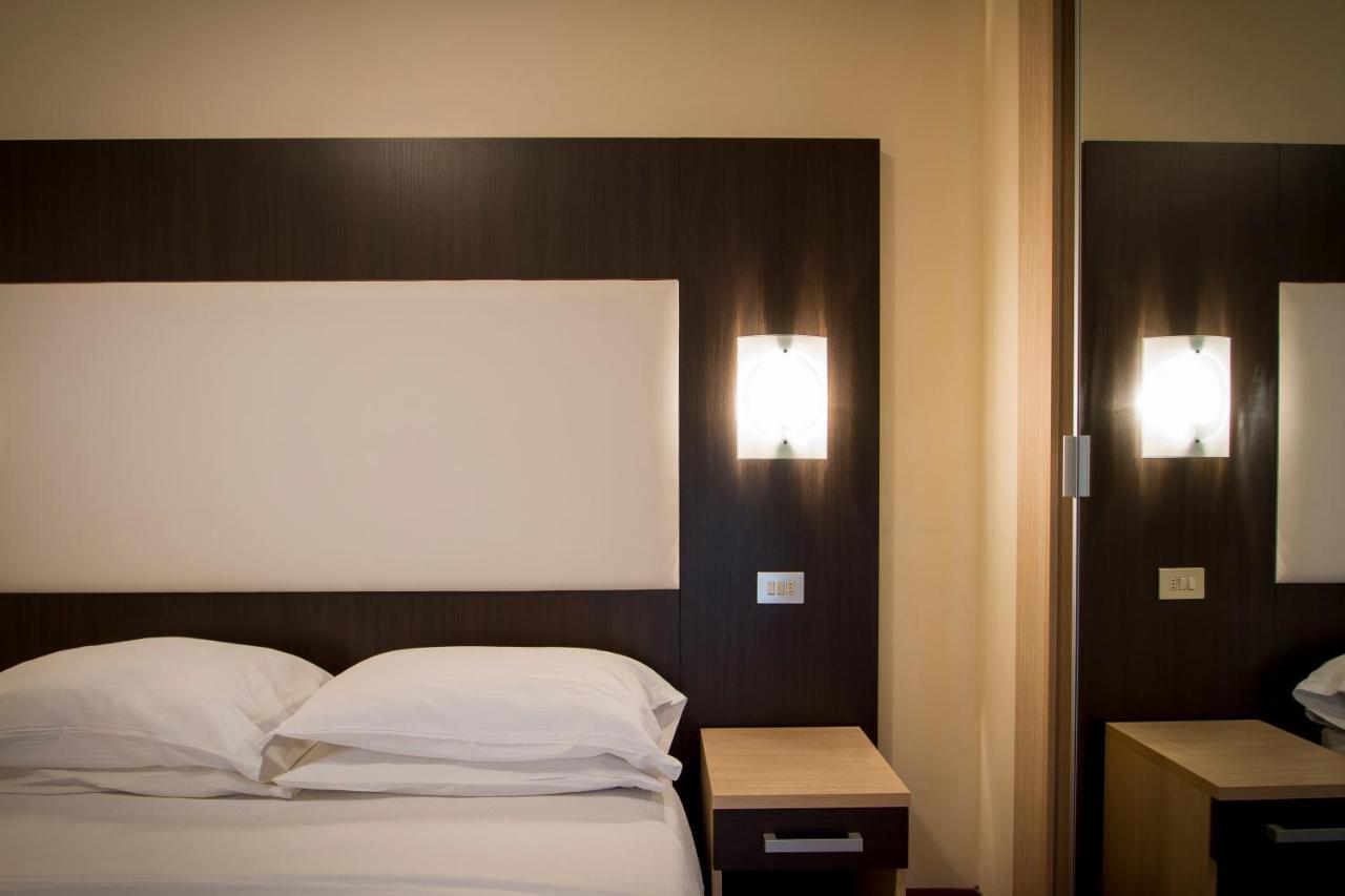 Superior Triple Room,1264426606:JPEG