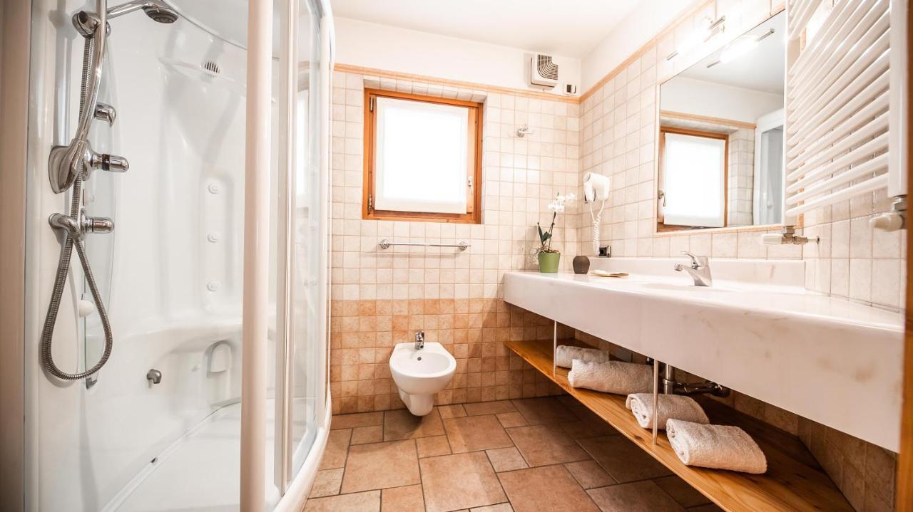 Two-Bedroom Apartment,747143297:JPEG