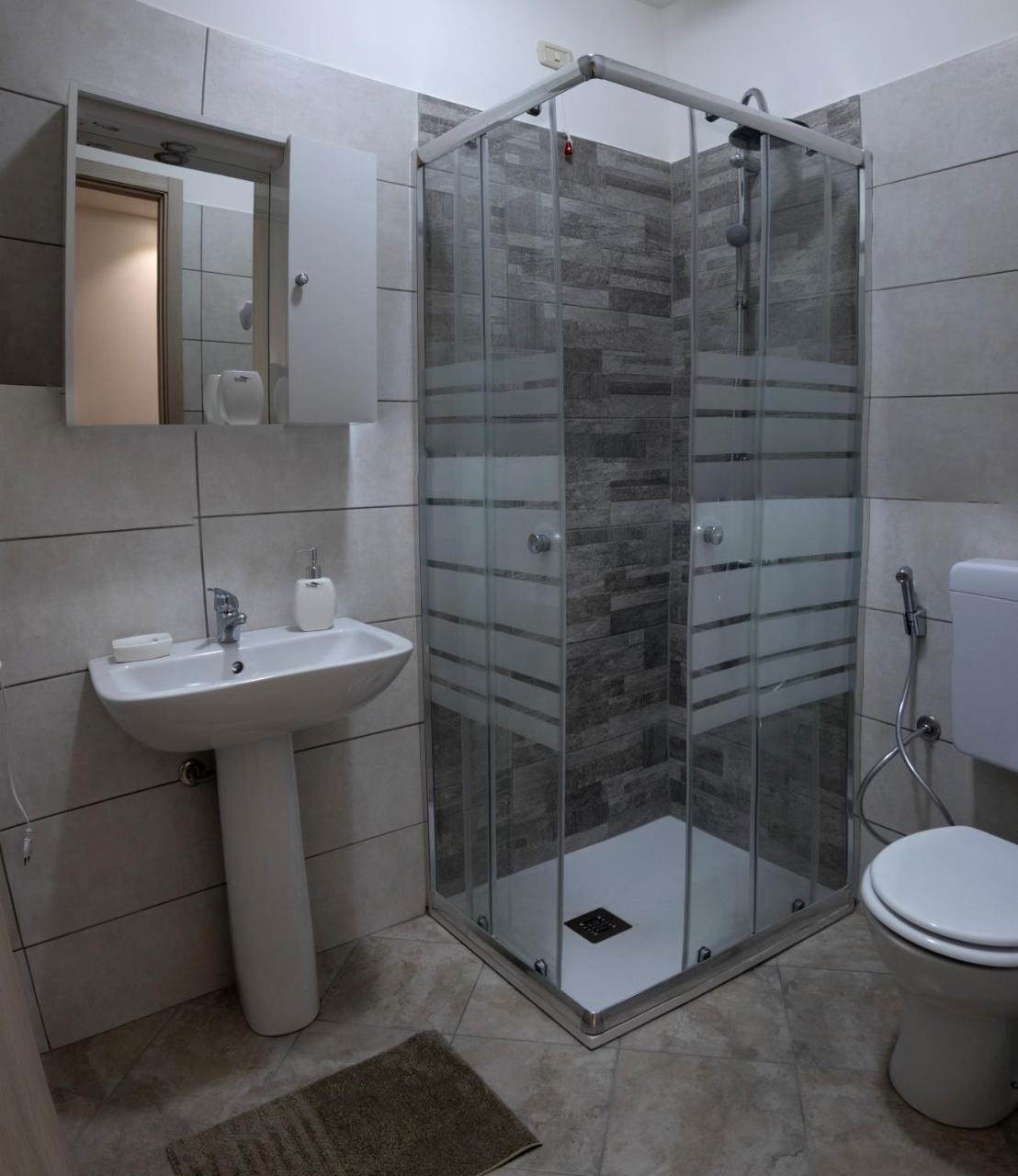 Triple Room Private Bathroom,748039802:JPEG