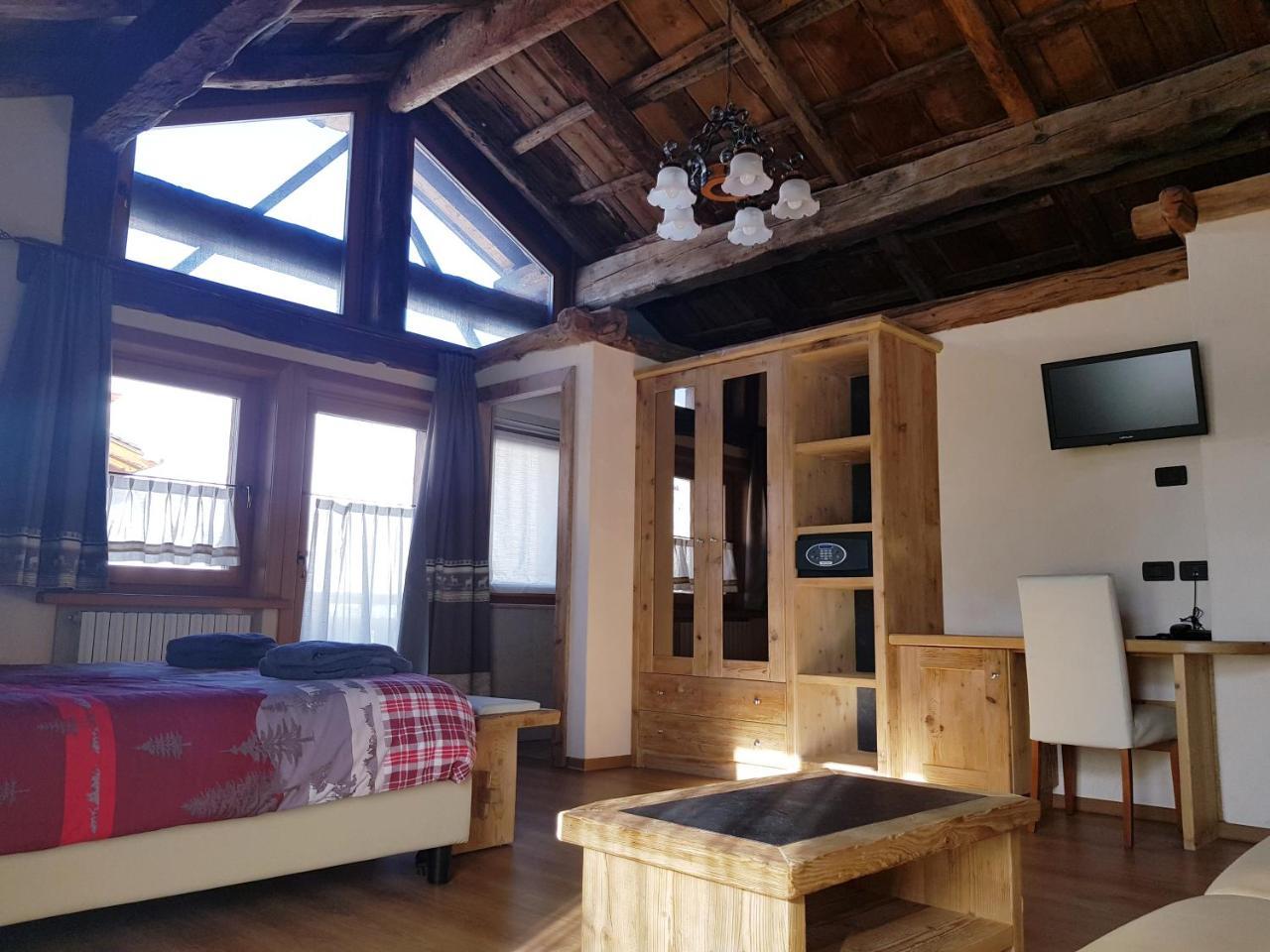 Junior Suite Attic,775797220:JPEG