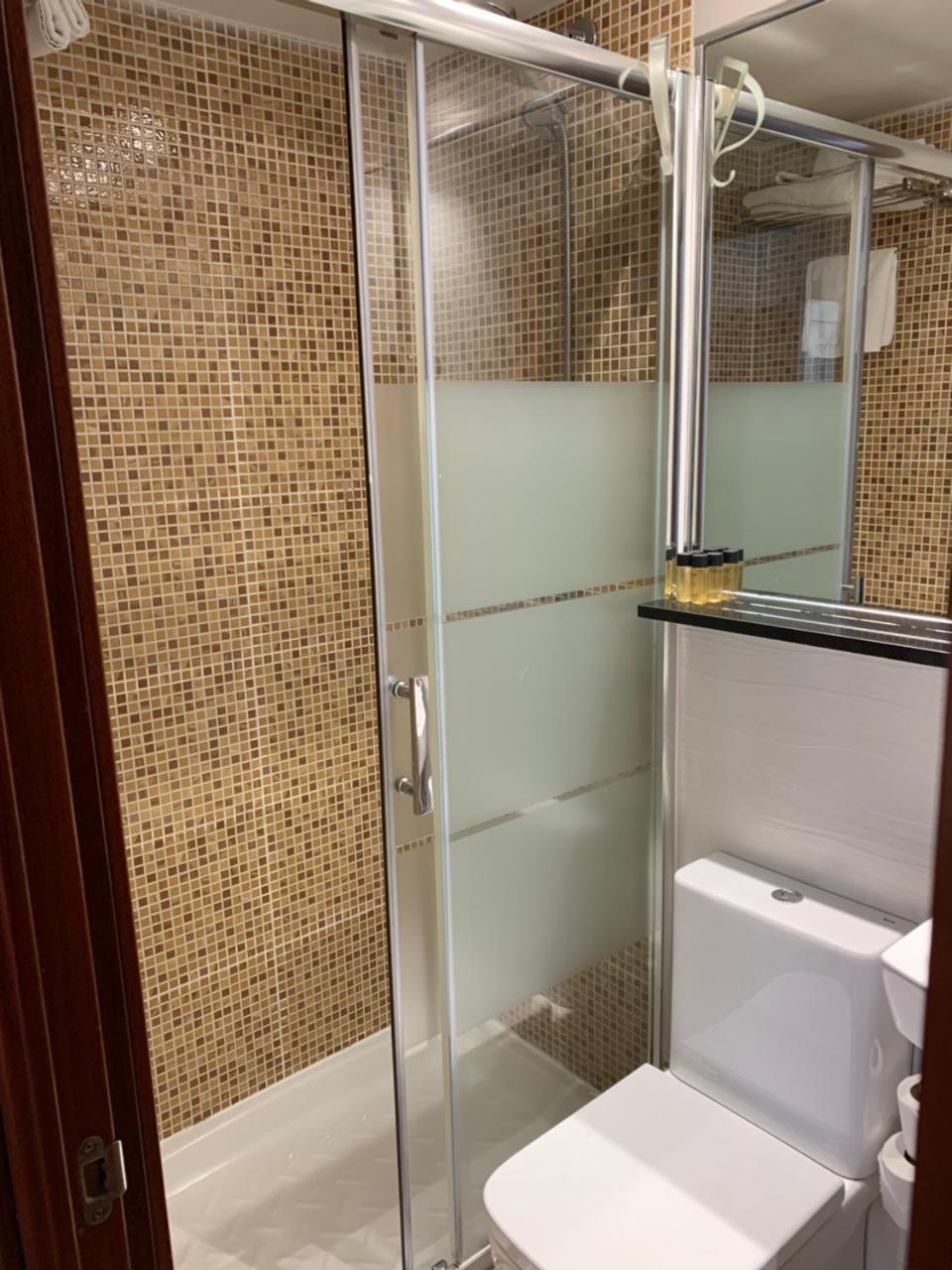 Single Room,750072341:JPEG