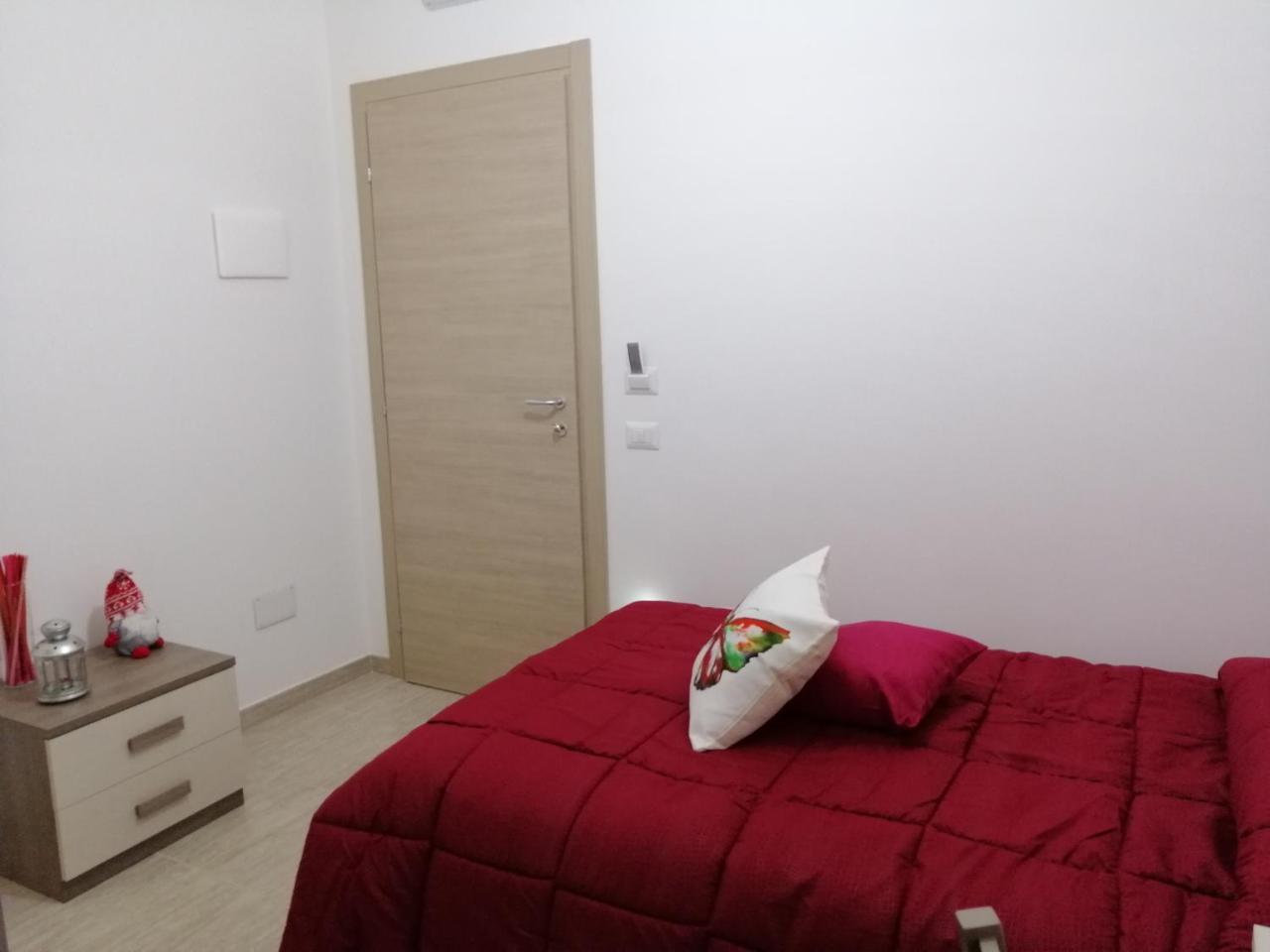 Single Room with Private Bathroom,754223410:JPEG