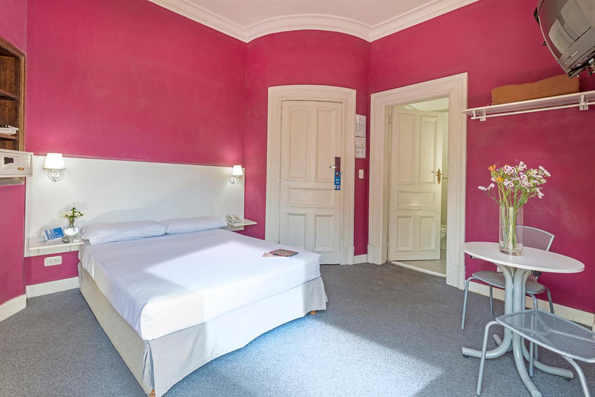 Double or Twin Room,755319364:JPEG