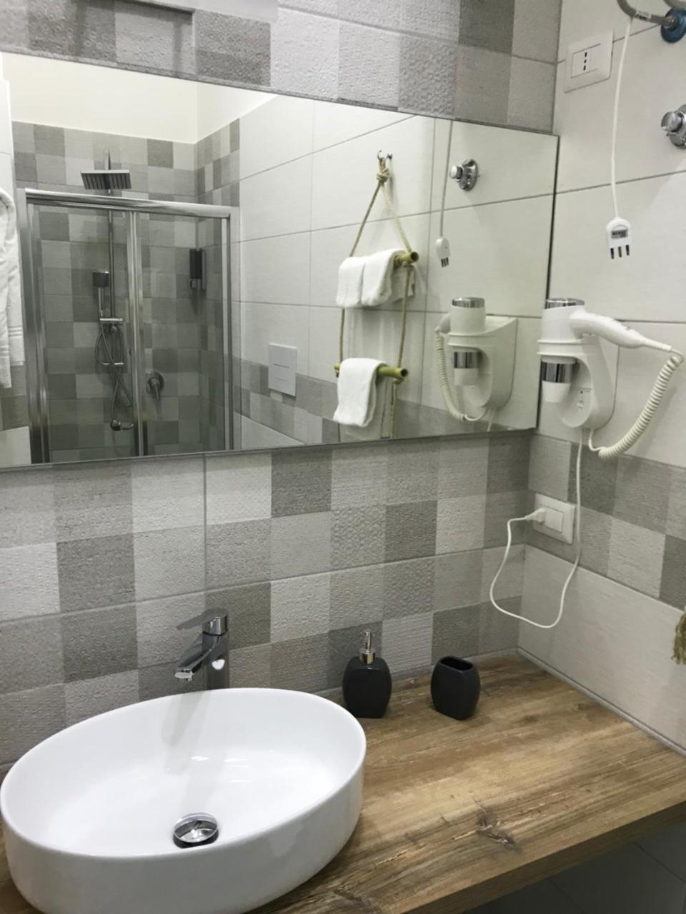 Deluxe Double Room with Balcony,757073905:JPEG