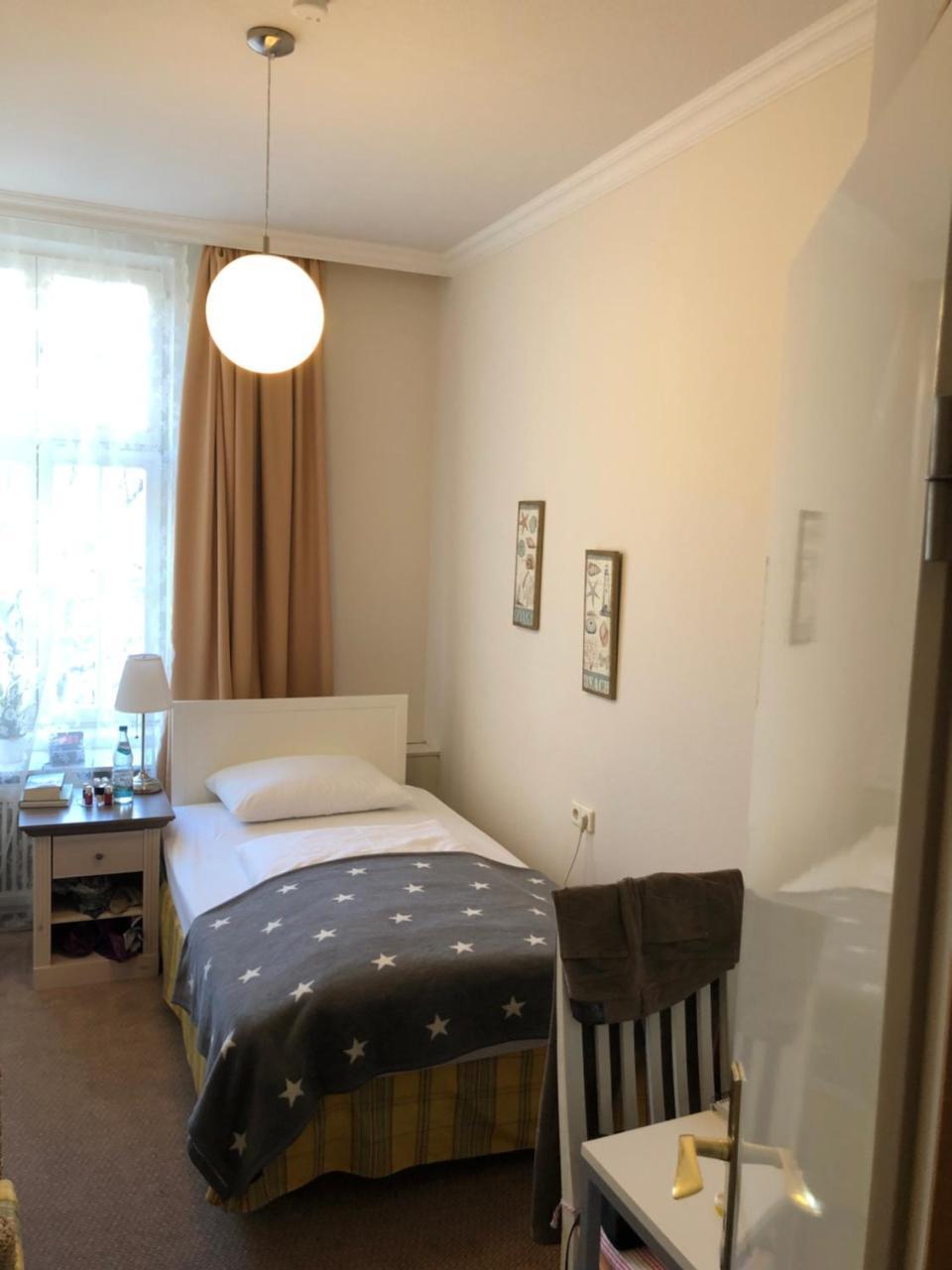 Single Room,227078597:JPEG