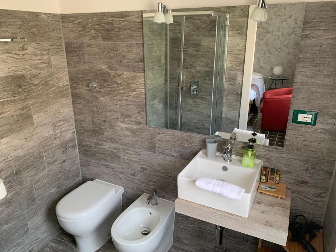 Basic Triple Room,1243199602:JPEG