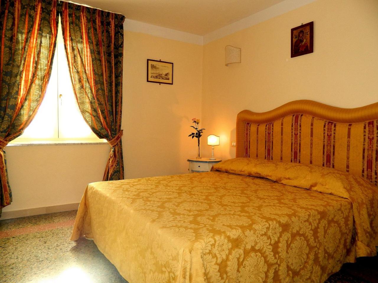 One-Bedroom Apartment,1087522552:JPEG