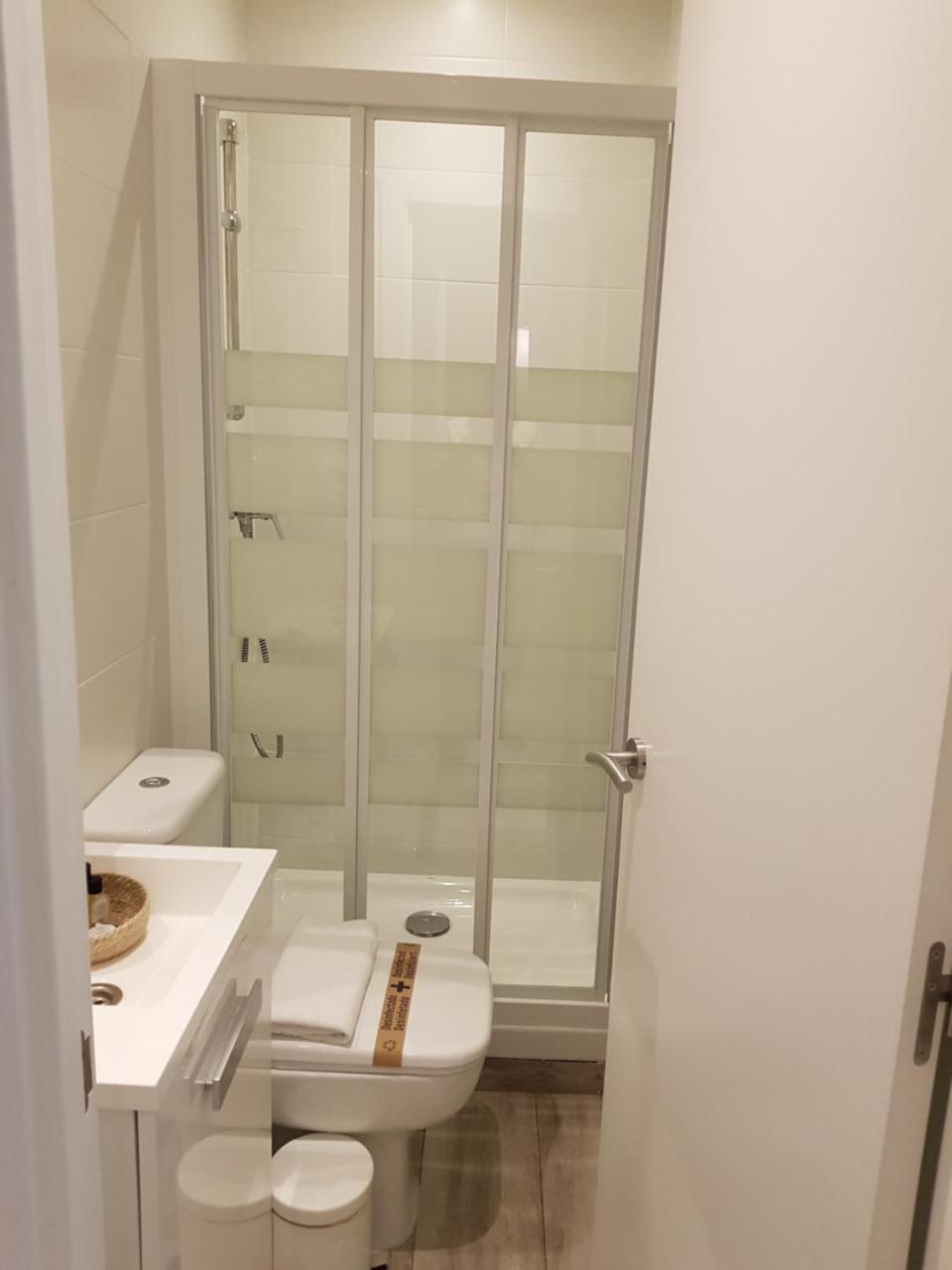 Single Room,763158436:JPEG