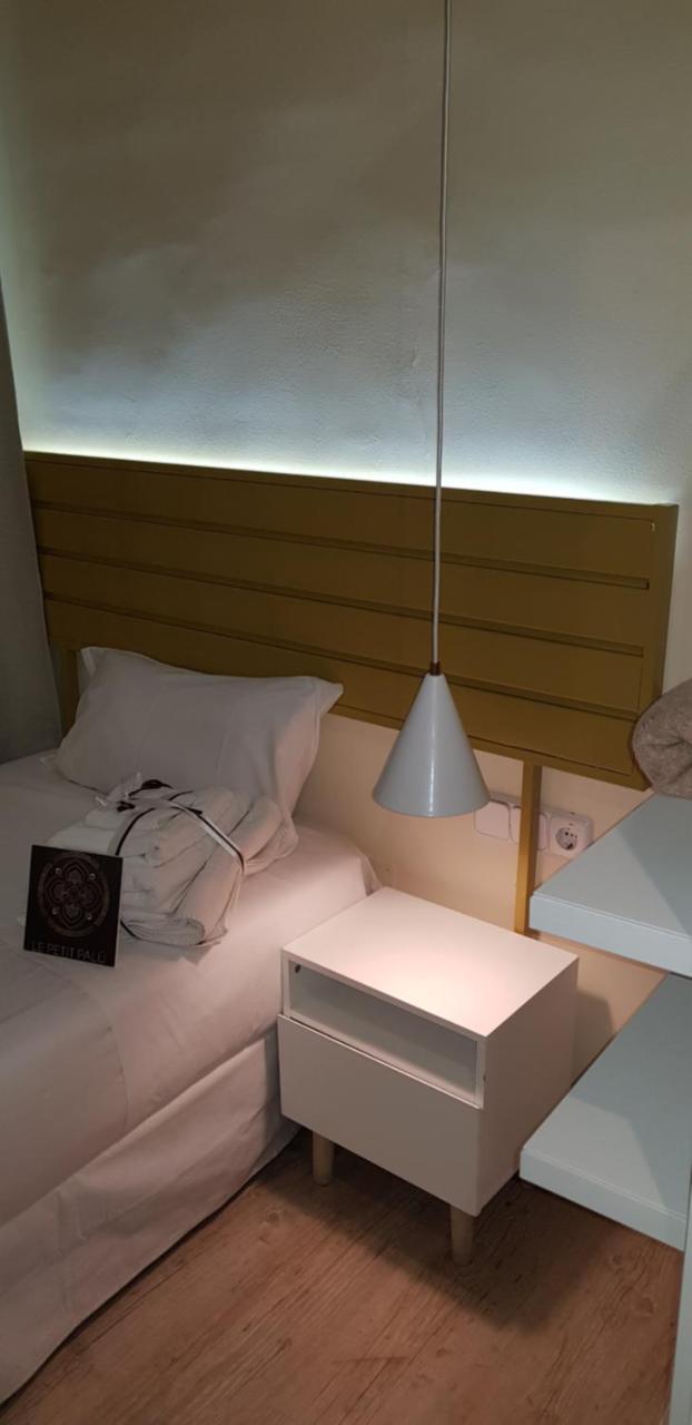 Single Room,763160356:JPEG