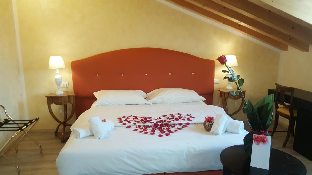 Superior Double Room Attic,1018579591:JPEG