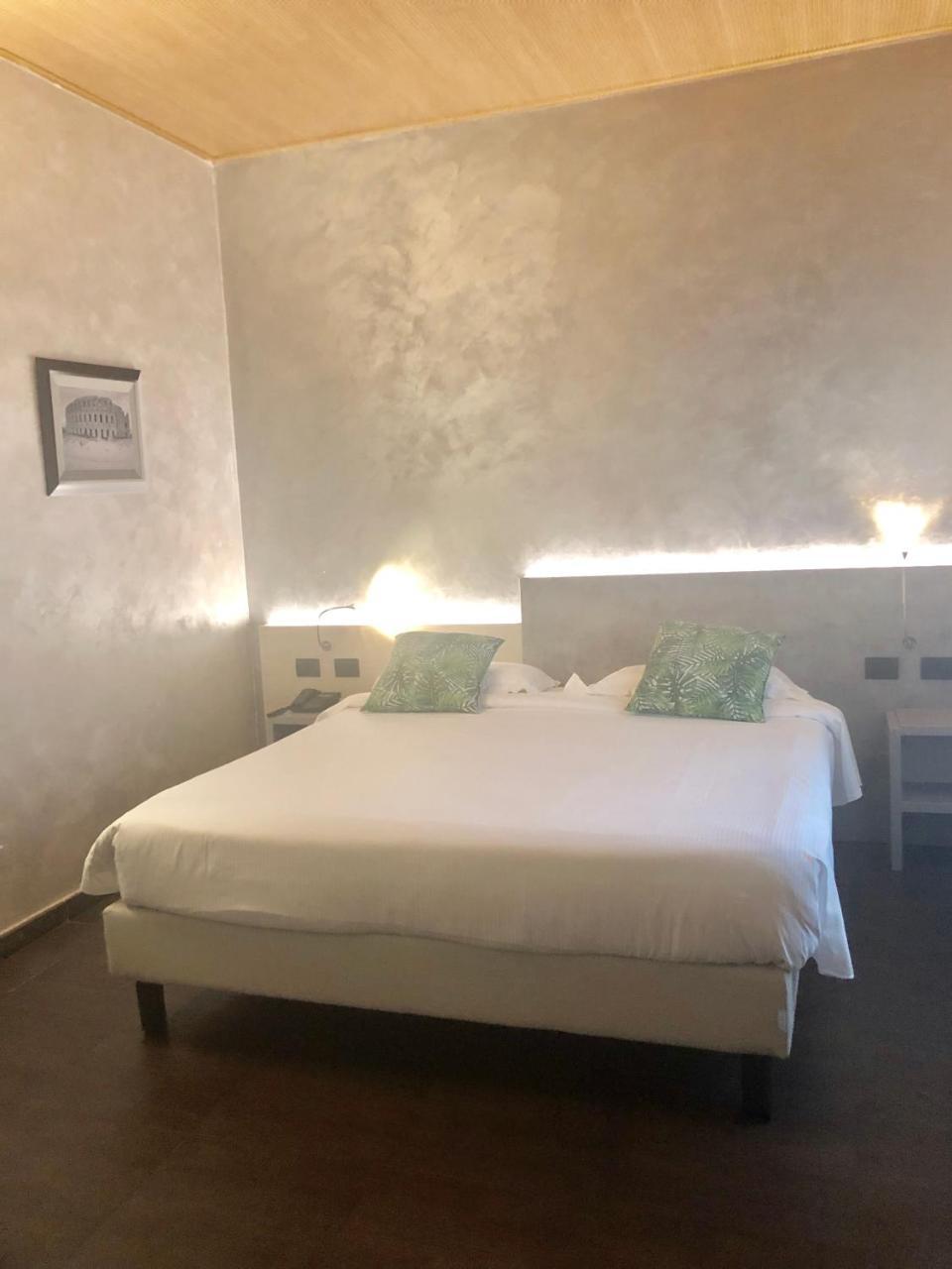 Standard Double Room,443974362:JPEG