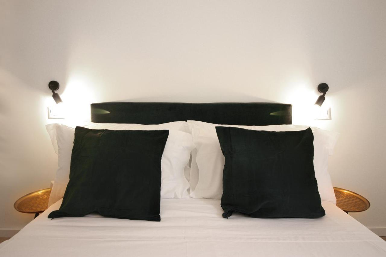 Deluxe Double Room Balcony,768369631:JPEG